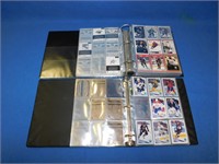 2 binders of hockey cards