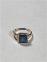 Size 5.5 10 k Emerald Cut Stone Ring