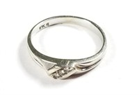 10 kt White Gold Ring with 3 Diamonds