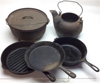 #12 3 LEG CAST IRON POT/KETTLE/3  WAGNER PANS