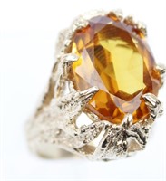 LADIES 14K YELLOW GOLD AND TOPAZ FASHION RING