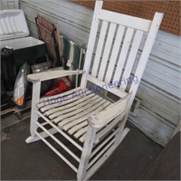 Wood rockng chair