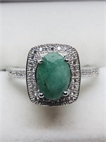 Valued $160 S/Sil Emerald CZ Ring