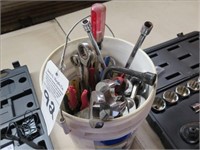 LOT, ASSORTED TOOLS IN THIS BUCKET