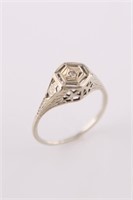 18kt White Gold Art Deco Ring with Diamond