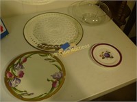 Glass Set - 4 Piece, Includes Mirrored Display