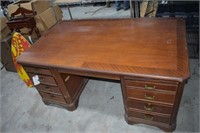 B- WOOD DESK