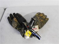 Brand new heavy duty waterproof outdoor gloves