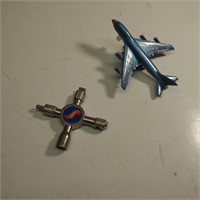 Hot Wheels Tool and Small Plane