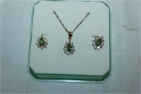 18kt gold 3pc Peridot Necklace & Earrings