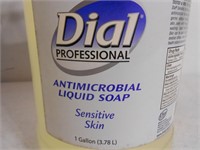 1 gallon DIAL antimicrobial liquid soap + pump