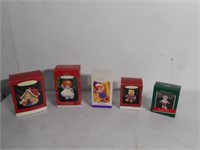 5 count Christmas ornaments