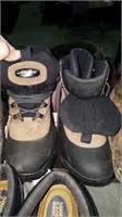 Baffin size 11 boots rubber sole needs gluing