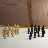 ES Lowe Co. Earliest Make in Plastic Chess Men
