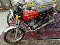 1977 SUZUKI GT250 HUSTLER MOTORCYCLE - BARN FIND