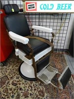 BELMONT BARBER'S CHAIR