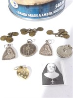 Médailles et reliques religieuses, vintages