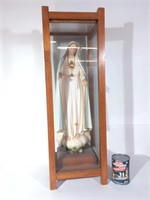 Statue de la Sainte Vierge, sous verre  *signée