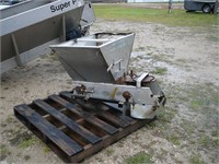 DownEaster Sand & Salt Spreader