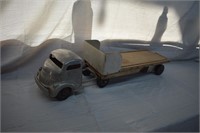 B2- VINTAGE ALUMINUM CAST TRUCK