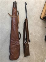 22 Rifle ssn 928132 with leather case