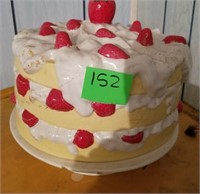 STRAWBERRY CAKE PLATE AND COVER