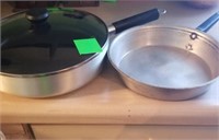 2 GOOD SKILLETS - ONE WITH LID