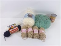 8 pelotes de laine (voir détails photo)