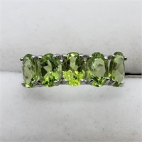 $1300. 10KT Gold Peridot(2.60ct) Ring