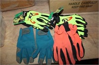 4 Pairs of Gloves