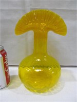 Vaseline glass vase, fan shaped top