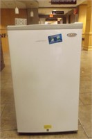 HAIER MODEL HSL04WNAWW MINI-FRIDGE~33" TALL