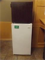 MAGIC CHEF & SEARS MINI-FRIDGE