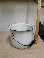 Large enamel pot with wood handle