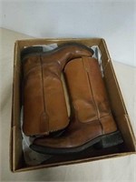 Avonite boots size 9.5 B
