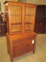 China cabinet w. dividers in tp drawer