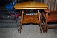 Refinished Square Oak Lamp Table With Turned Legs