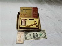 Vintage Valet razor with box