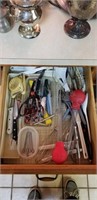 Kitchen utensils & drawer contents