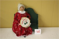 BYERS' CHOICE MRS CLAUS ON BENCH
