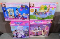 Lot fo 4 Barbie Play sets