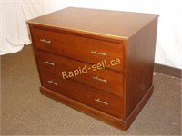 American of Martinsville Chest of Drawers