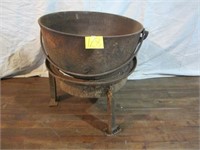 CAST IRON BUTCHERING POT WITH STAND & HANDLE