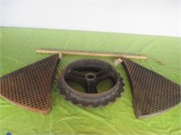 17" Rd Iron Sprocket Wheel & 2 Triangular Iron