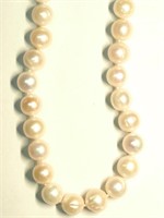 $1390 S/Silver Clasp Freshwater Pearl Necklace