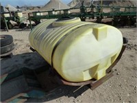 300 GAL FRONT MOUNT TRACTOR POLY SADDLE TANK