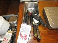 LOT, KITCHEN KNIVES IN THIS CONTAINER