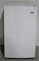 Artic King 3.0 Cu Ft Stand Up Freezer - Working