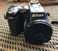 Nikon Coolpix 5700 Digital Camera With Zoom Lens