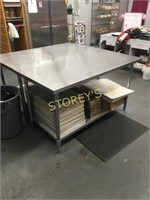 S/S Work Table - 30 x 60